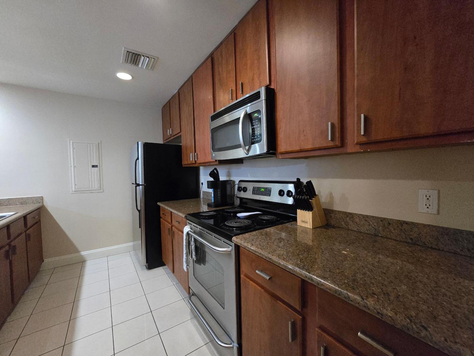 Amazing Condos Beautiful View 2 Blocks To French Quarter, Small Rooftop Pool, Gym, Seanger Theater, Super Dome, And Bourbon St Ню Орлиънс Стая снимка