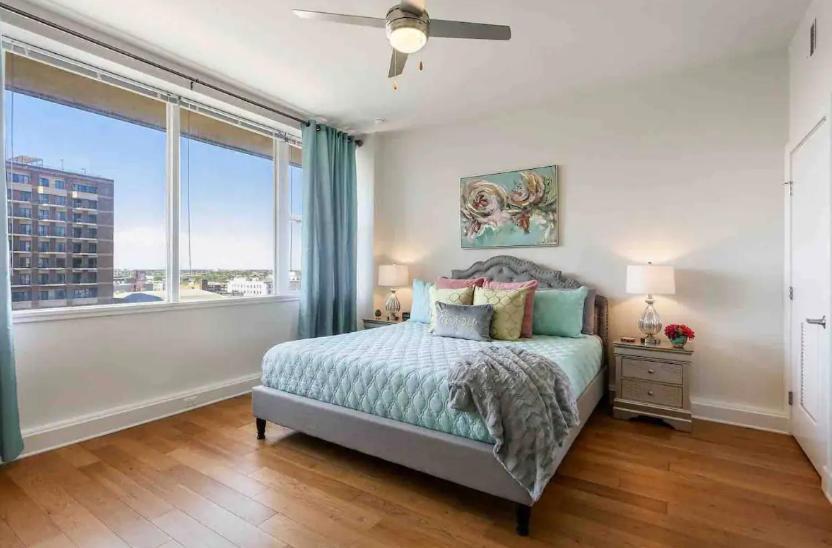 Amazing Condos Beautiful View 2 Blocks To French Quarter, Small Rooftop Pool, Gym, Seanger Theater, Super Dome, And Bourbon St Ню Орлиънс Стая снимка