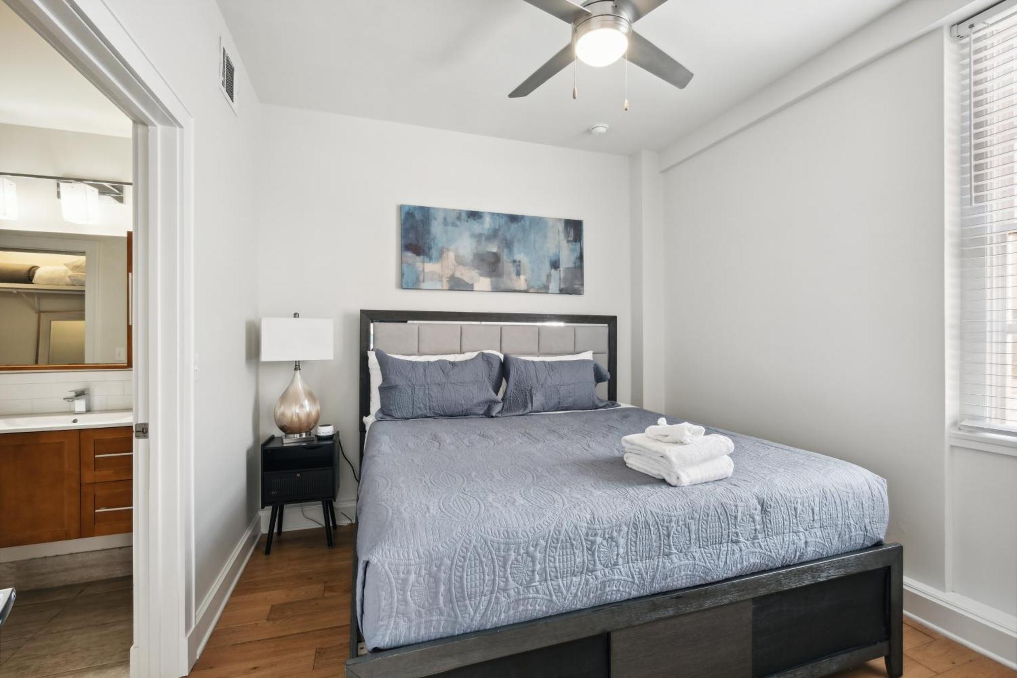 Amazing Condos Beautiful View 2 Blocks To French Quarter, Small Rooftop Pool, Gym, Seanger Theater, Super Dome, And Bourbon St Ню Орлиънс Стая снимка