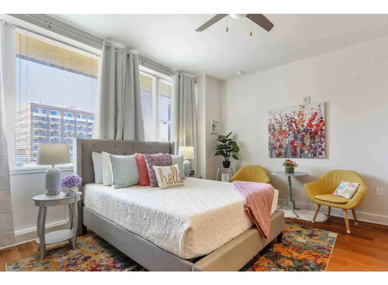 Amazing Condos Beautiful View 2 Blocks To French Quarter, Small Rooftop Pool, Gym, Seanger Theater, Super Dome, And Bourbon St Ню Орлиънс Стая снимка