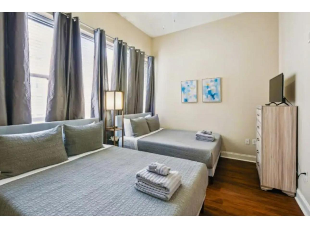 Amazing Condos Beautiful View 2 Blocks To French Quarter, Small Rooftop Pool, Gym, Seanger Theater, Super Dome, And Bourbon St Ню Орлиънс Стая снимка